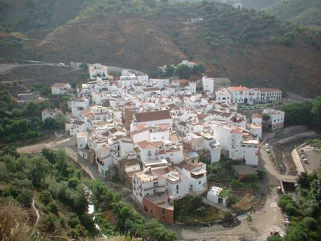 En 1487, las tropas cristianas que comandaban los Reyes Católicos conquistan la zona